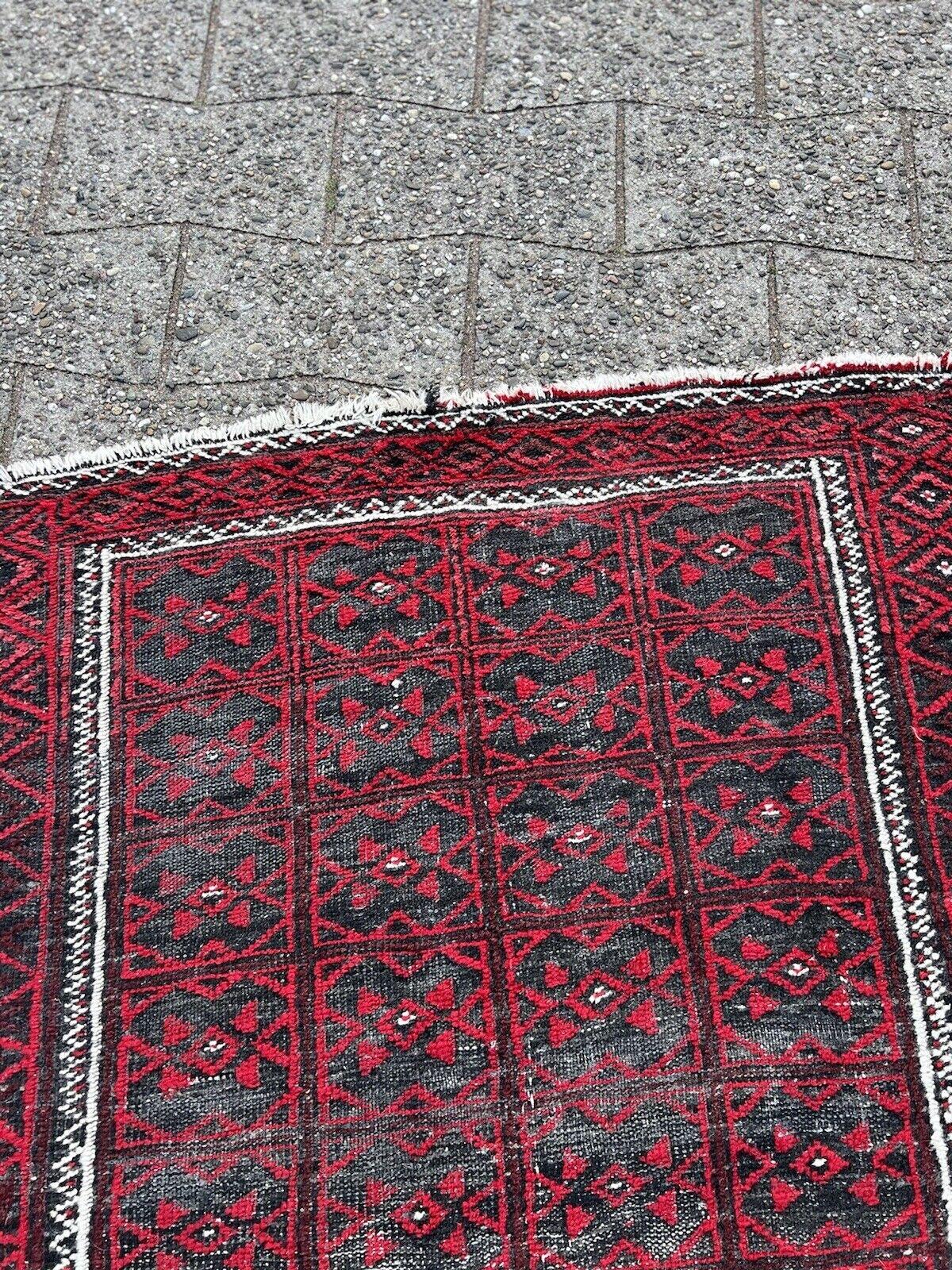 Handmade Vintage Afghan Baluch Rug 2.9' x 5.3', 1960s - 1S32 In Good Condition For Sale In Bordeaux, FR
