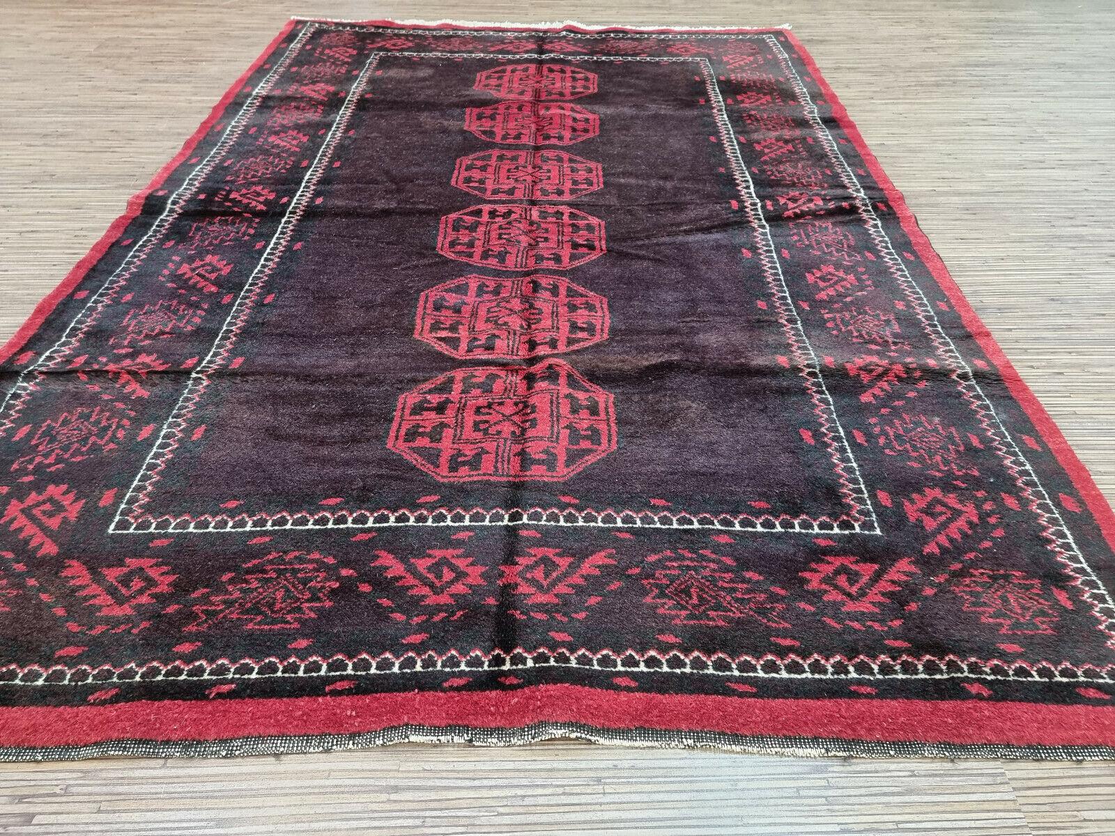 Hand-Knotted Handmade Vintage Afghan Baluch Rug 4' x 6.1', 1950s - 1D92 For Sale