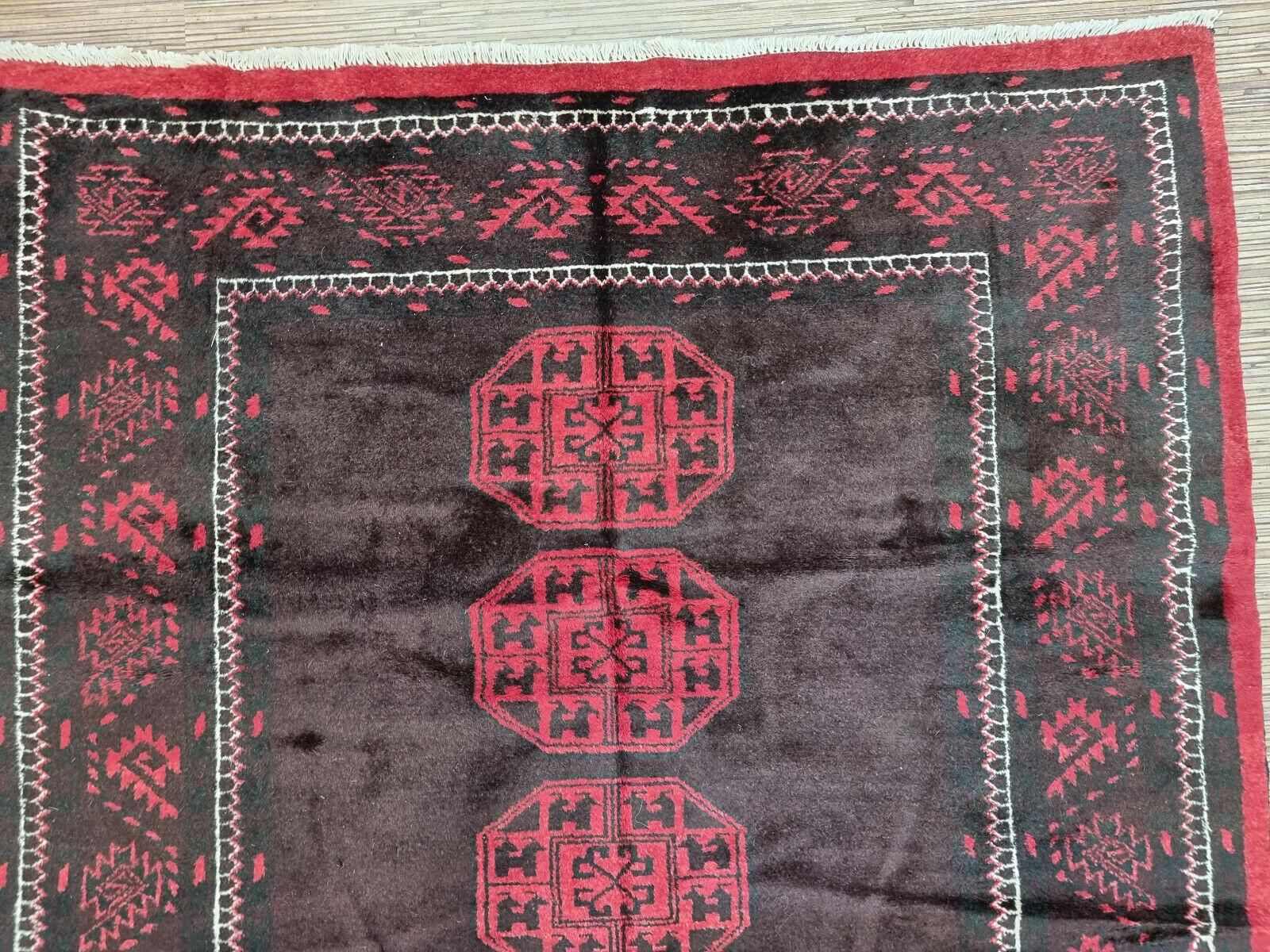 Mid-20th Century Handmade Vintage Afghan Baluch Rug 4' x 6.1', 1950s - 1D92 For Sale