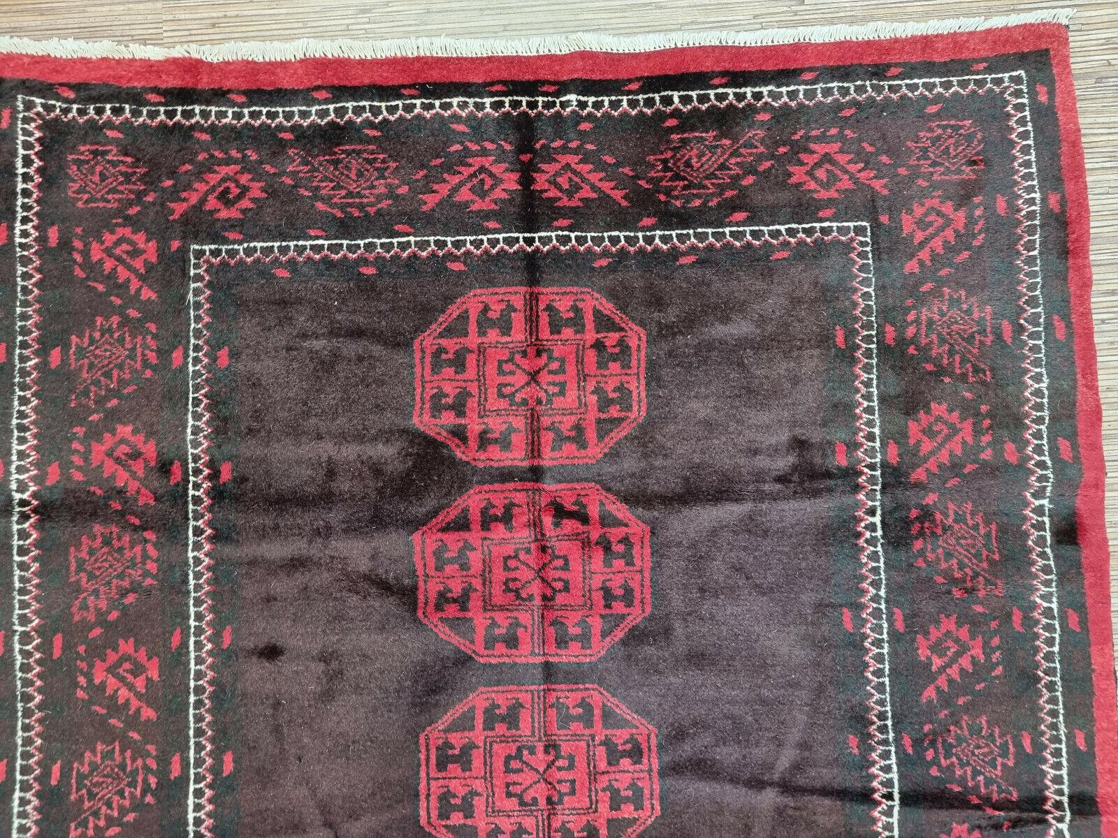 Wool Handmade Vintage Afghan Baluch Rug 4' x 6.1', 1950s - 1D92 For Sale