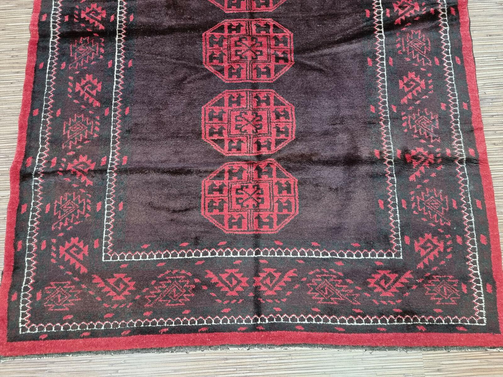Handmade Vintage Afghan Baluch Rug 4' x 6.1', 1950s - 1D92 For Sale 2