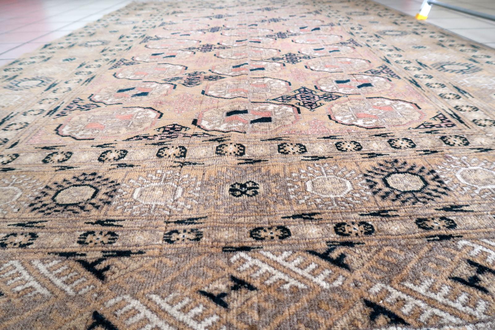 Tappeto afgano d'epoca Baluch fatto a mano 4,1' x 6,5' 1960 - 1С1172 in vendita 8