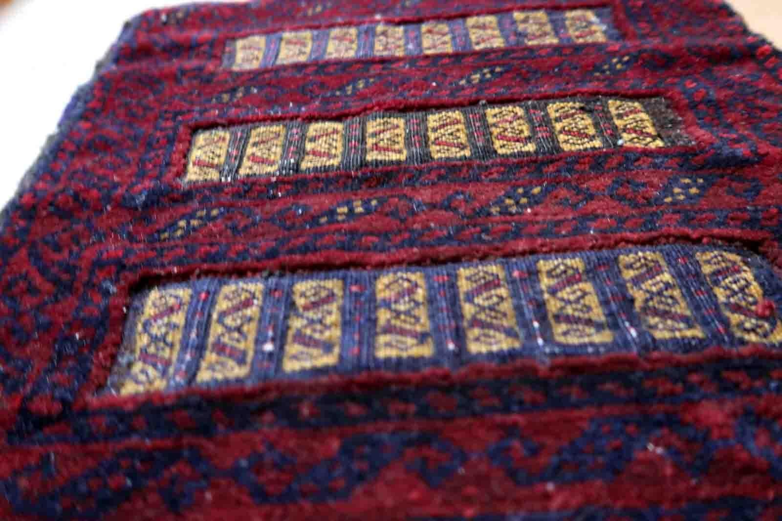 Handgefertigte afghanische Belutsch-Salztasche in tiefem Burgunderrot. Die Tasche stammt aus dem Ende des 20. Jahrhunderts und ist in gutem Originalzustand.

-Zustand: original gut,

-CIRCA: 1970er Jahre,

-Größe: 1,1' x 1,6' (35cm x