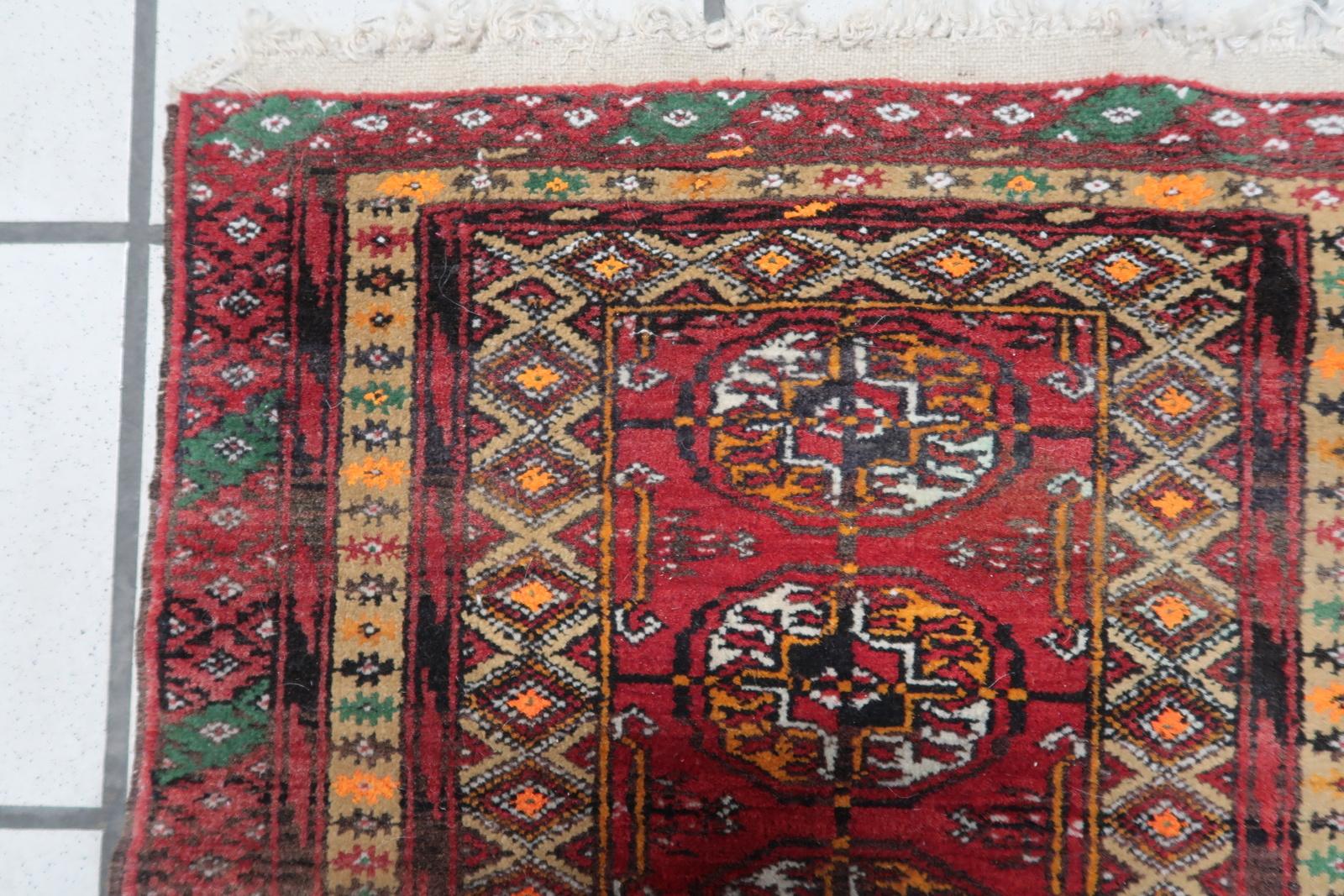 Handmade Vintage Afghan Ersari Mat Rug 1960s, 1C1070 In Good Condition For Sale In Bordeaux, FR