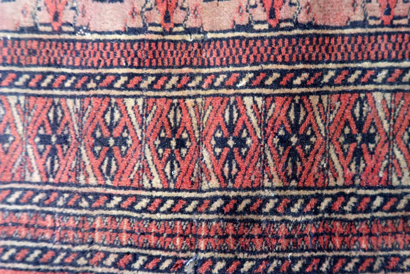 Handmade Vintage Afghan Ersari Rug, 1960s, 1C825 In Good Condition For Sale In Bordeaux, FR