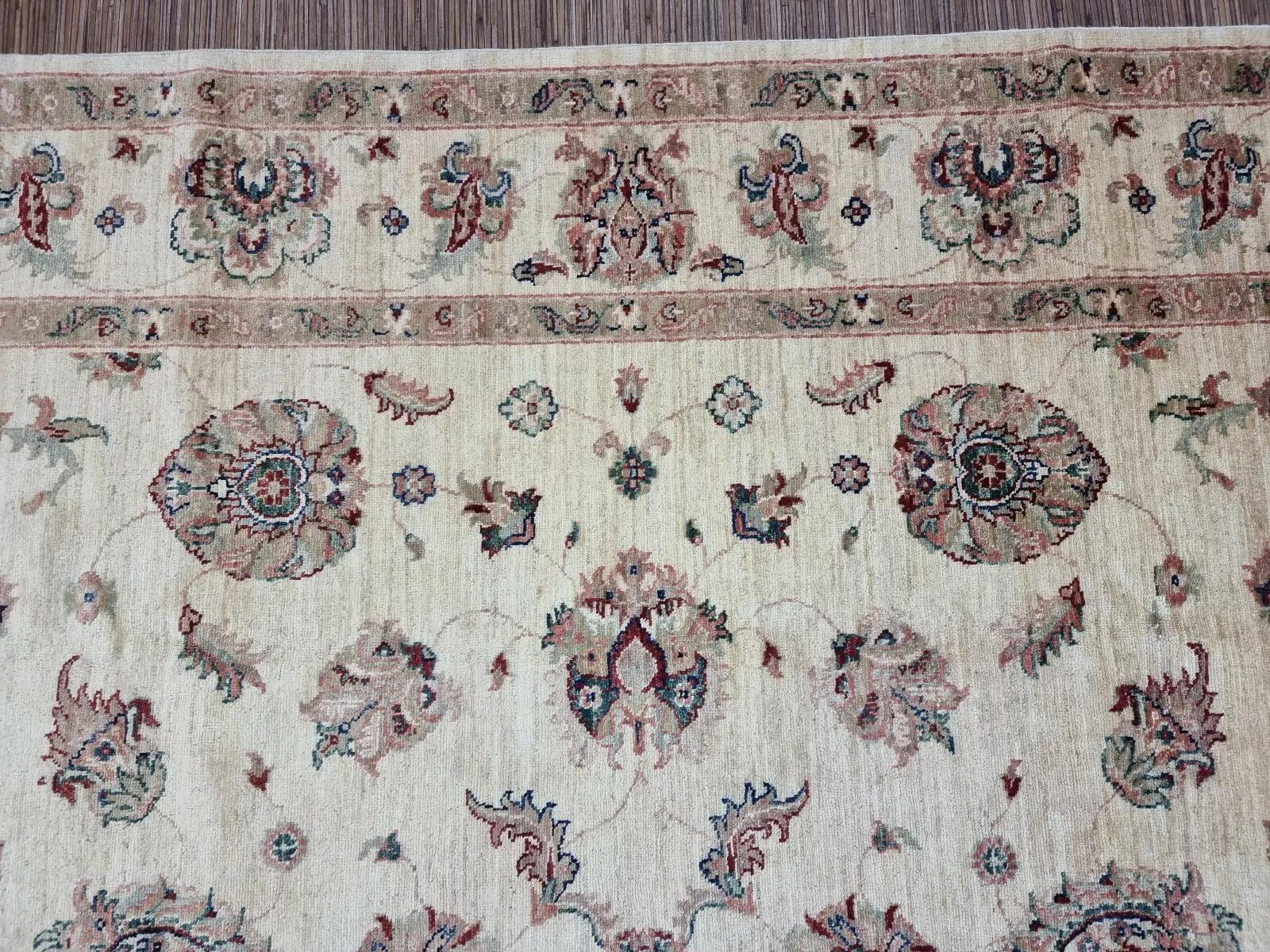 Handmade Vintage Afghan Zigler Rug 6.8' x 9.5' 1980s - 1D169 In Good Condition For Sale In Bordeaux, FR