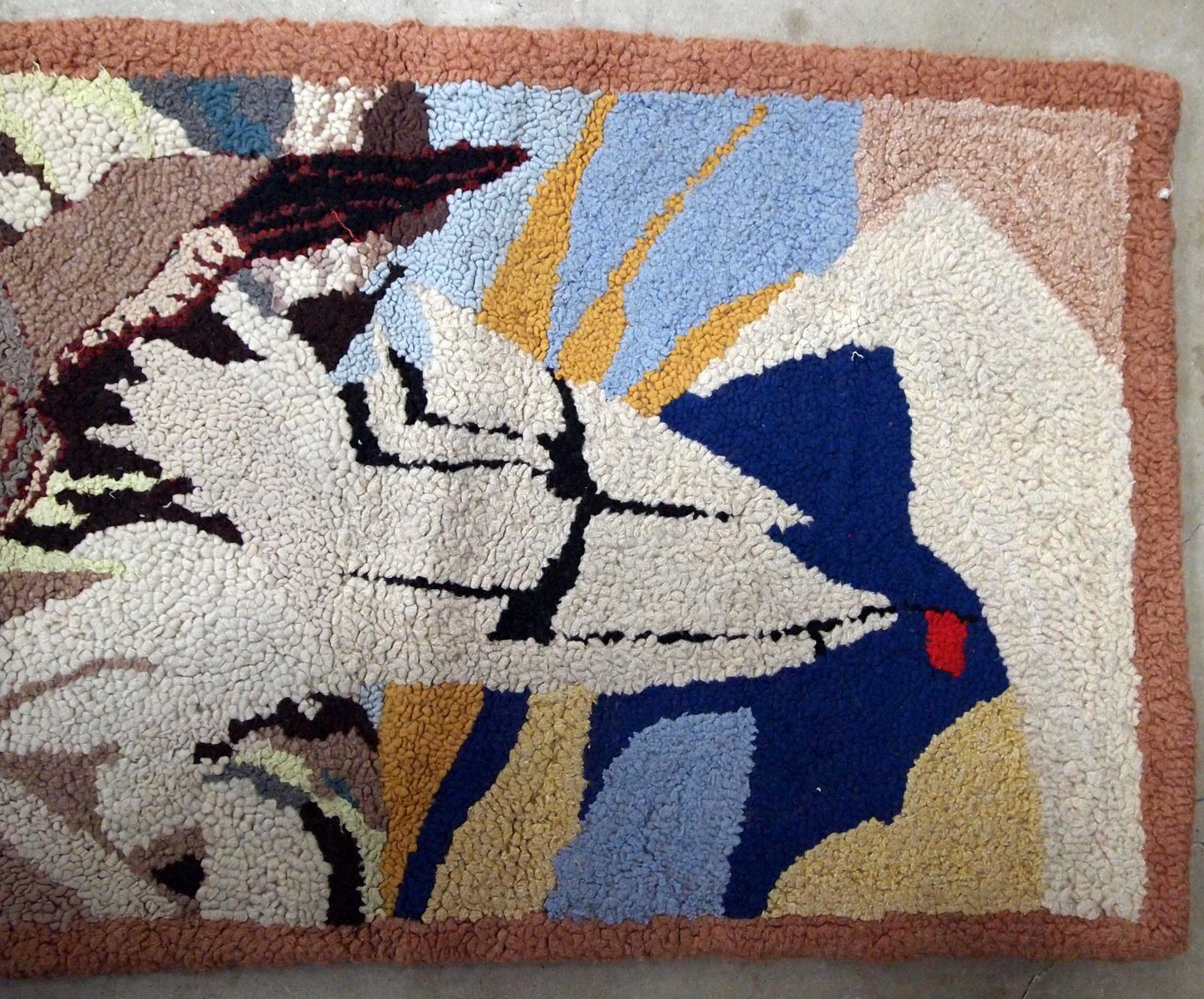 Handmade vintage American Hooked rug with eagle. The rug is from 1940s, it is in original good condition.
 