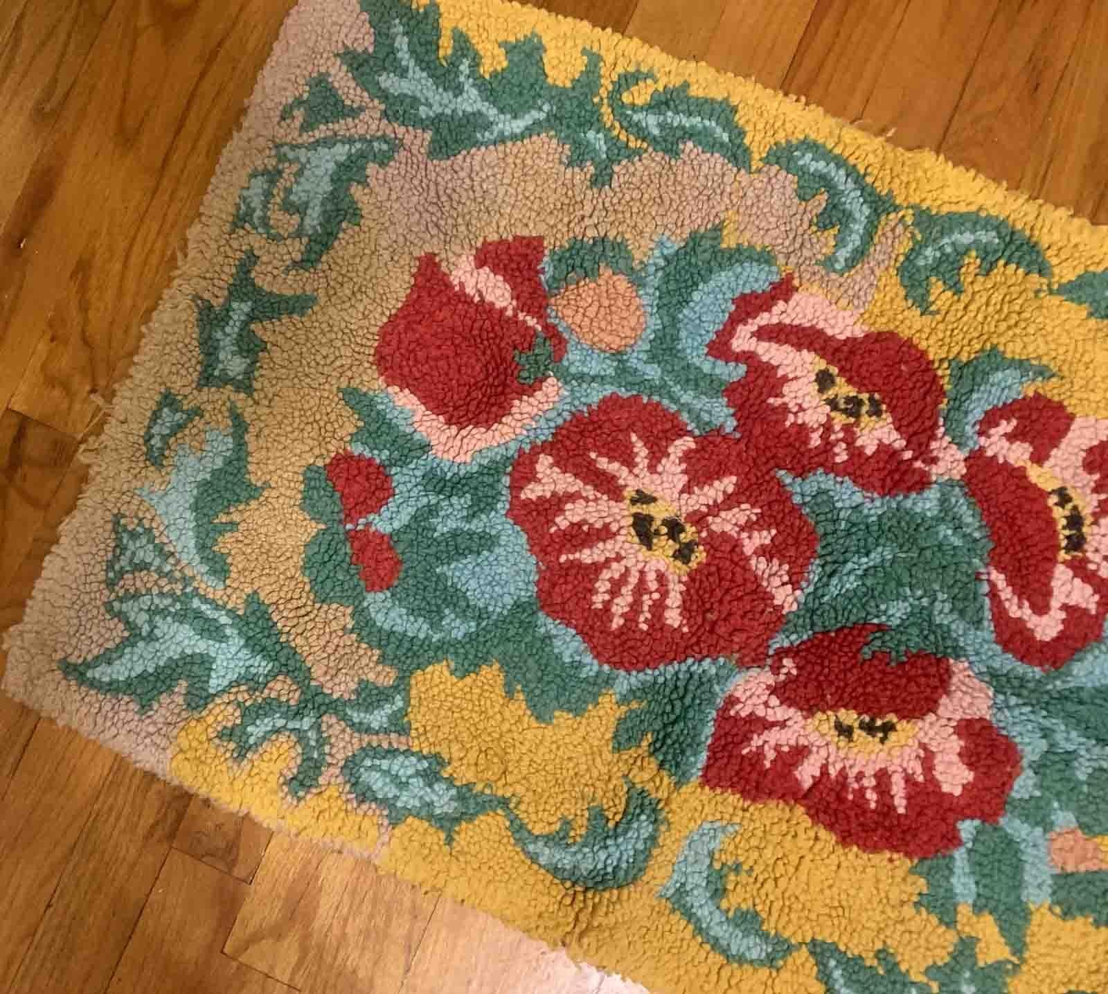 Hand-Knotted Handmade Vintage American Hooked Rug, 1960s, 1B888 For Sale