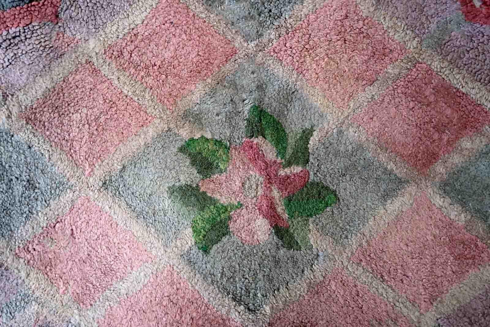Mid-20th Century Handmade Vintage American Hooked Rug, 1960s, 1C992 For Sale