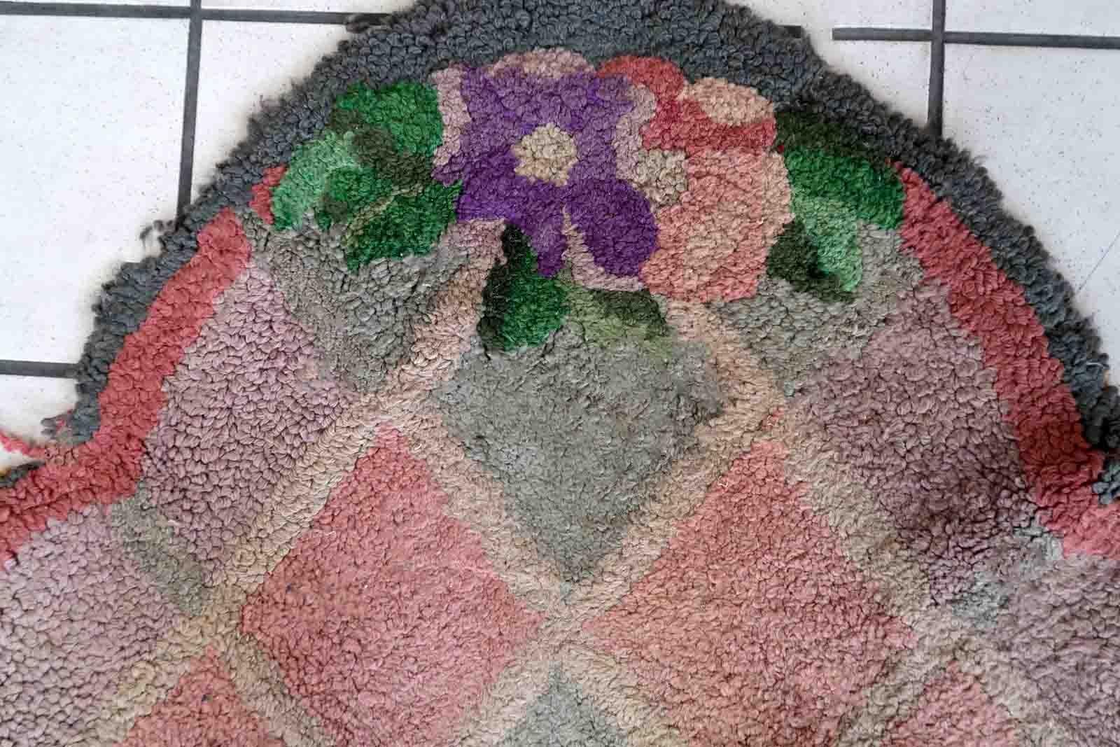 Alfombra de gancho americana vintage hecha a mano, años 60, 1C992 en venta 1
