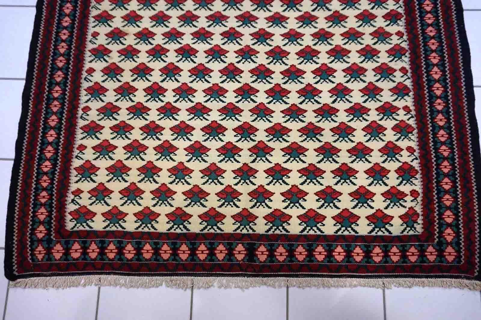 Handmade Vintage Ardabil Style Kilim, 1970s, 1D30 In Good Condition For Sale In Bordeaux, FR