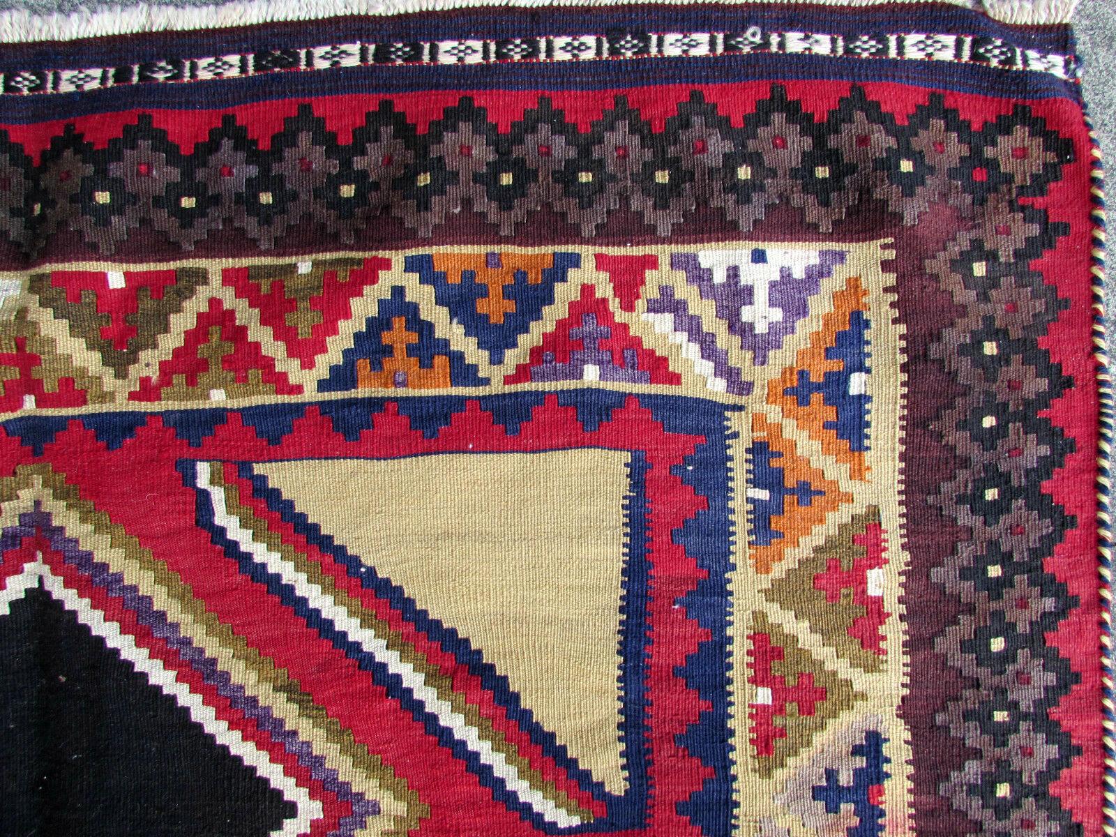 Handmade Vintage Ardabil Style Kilim, 1970s, 1Q0280 In Good Condition In Bordeaux, FR
