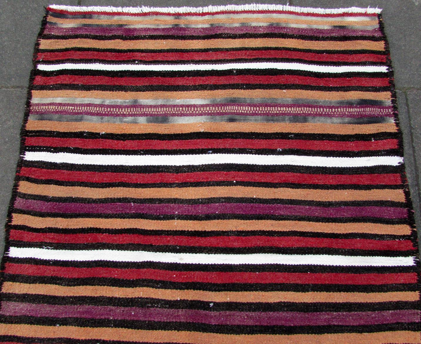 Handmade Vintage Ardabil Style Kilim, 1970s, 1Q0284 In Good Condition In Bordeaux, FR