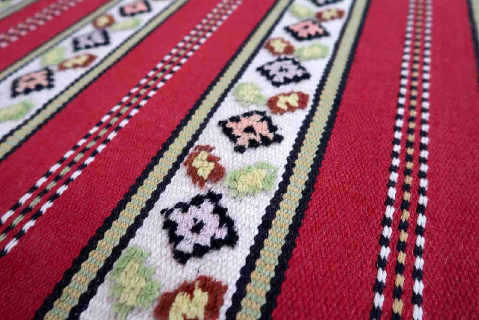 Handgefertigter Vintage-Läufer im Ardabil-Stil, 1970er Jahre, 1C913 im Angebot 1