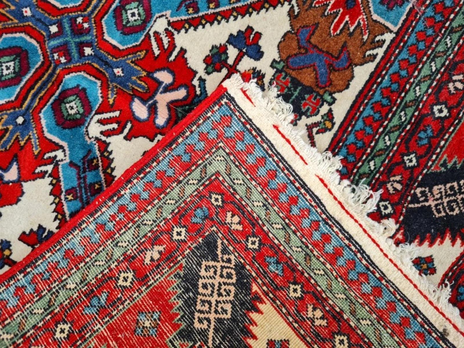 Tappeto Erevan armeno d'epoca fatto a mano 3,4' x 5,1' 1960 - 2K60 In condizioni buone in vendita a Bordeaux, FR