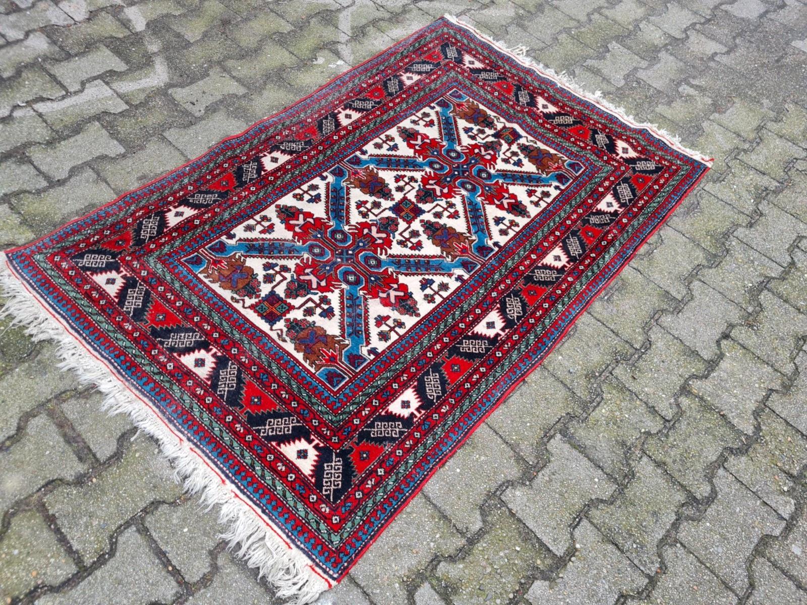 Tappeto Erevan armeno d'epoca fatto a mano 3,4' x 5,1' 1960 - 2K60 in vendita 1