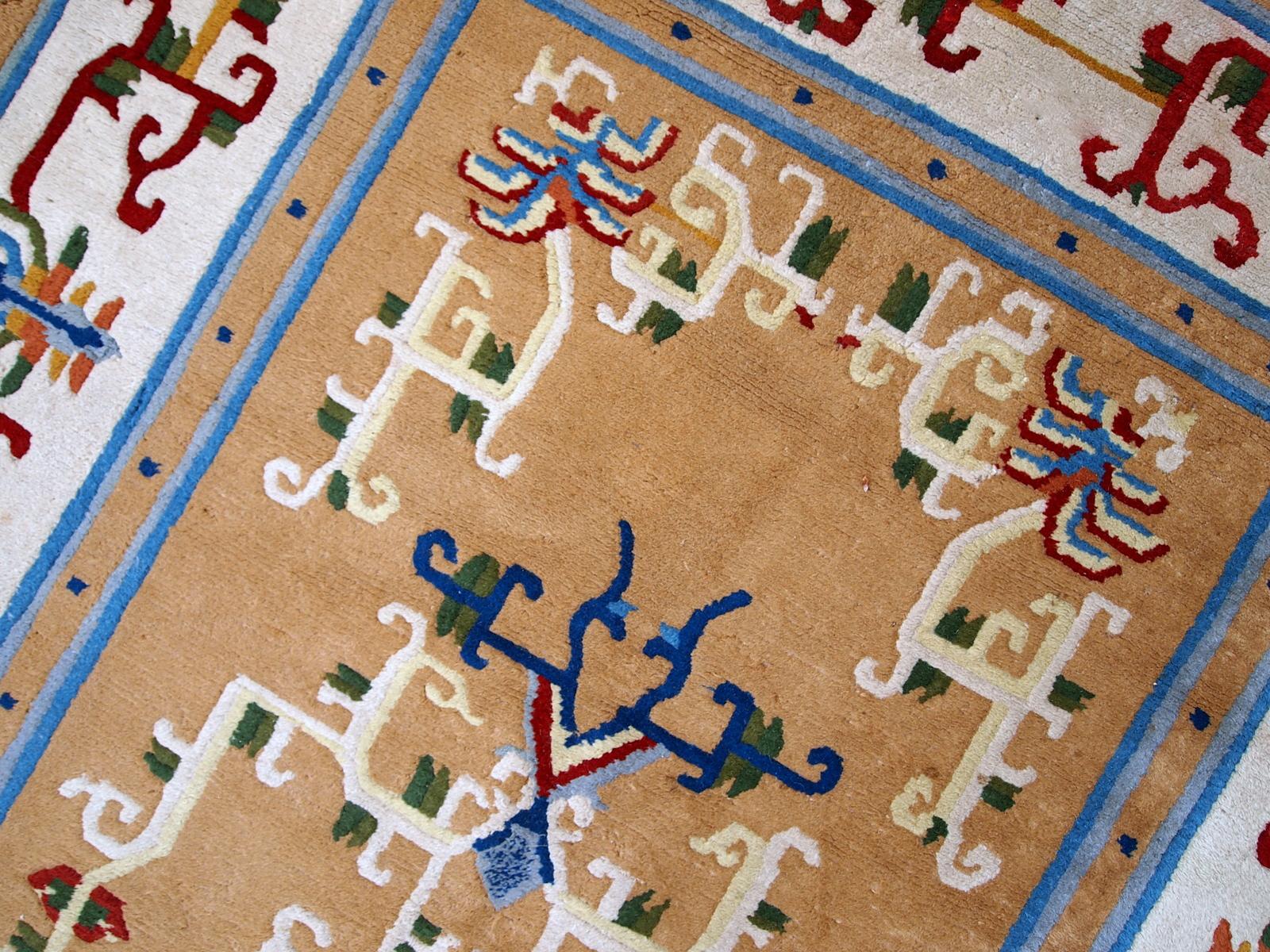 Handgefertigter chinesischer Art-Déco-Teppich, 1960er Jahre, 1C429 im Zustand „Gut“ im Angebot in Bordeaux, FR
