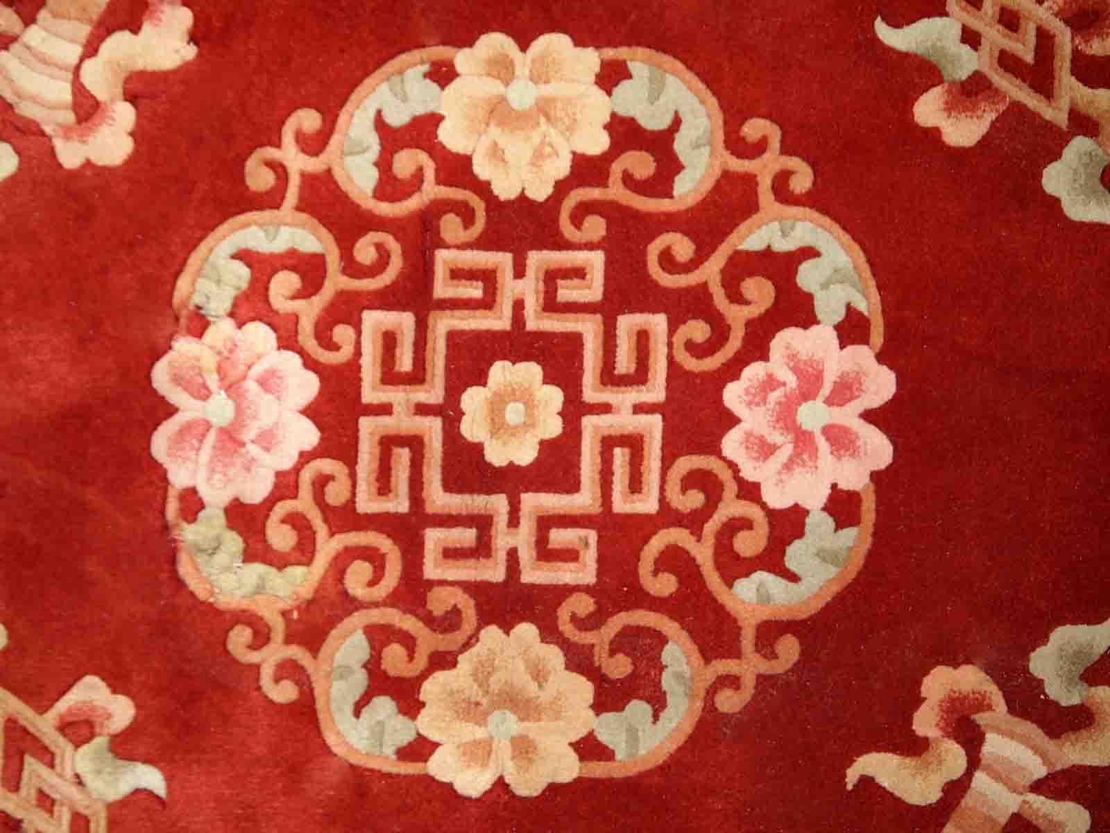 Handgefertigter chinesischer Vintage-Art-déco-Teppich, 1970er Jahre, 1C802 im Zustand „Relativ gut“ im Angebot in Bordeaux, FR