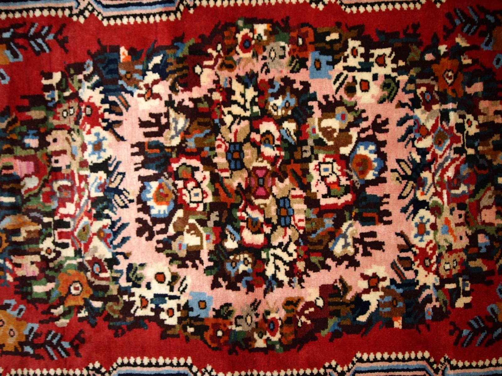 Handmade Vintage Bakhtiari Style Rug, 1970s, 1C315 For Sale 3