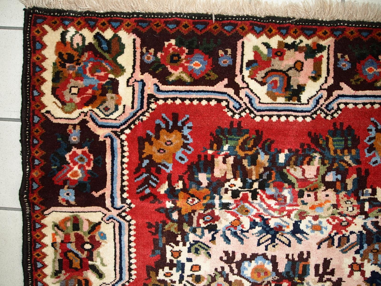 Tappeto vintage in stile Bakhtiari fatto a mano, anni '70, 1C315 in vendita 7