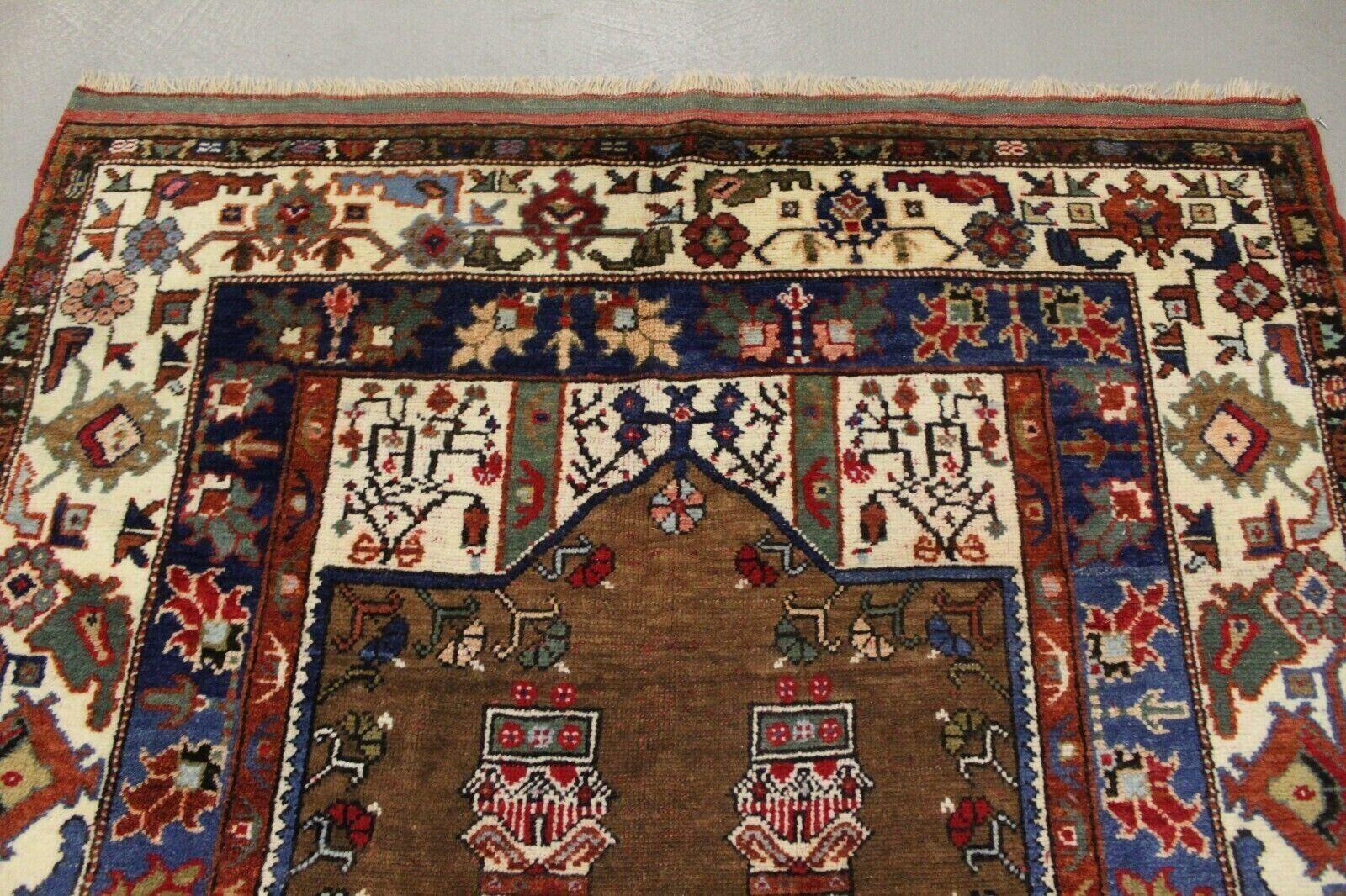 Handmade Vintage Caucasian Kazak Prayer Rug 4.3' x 5.8', 1960s - 1K13 2