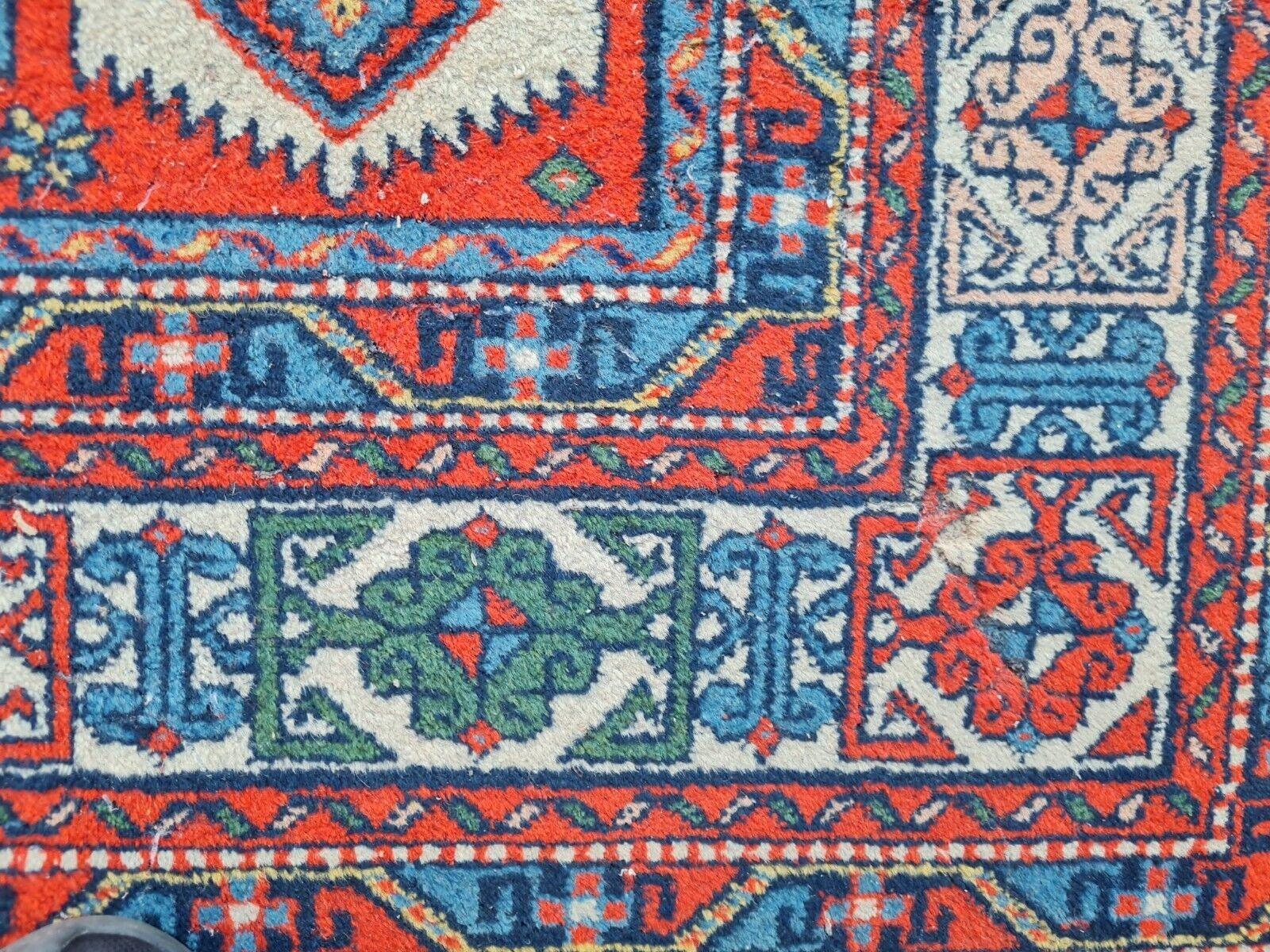 Alfombra kazaka vintage hecha a mano 4,4' x 6,7' años 80 - 2K31 finales del siglo XX en venta
