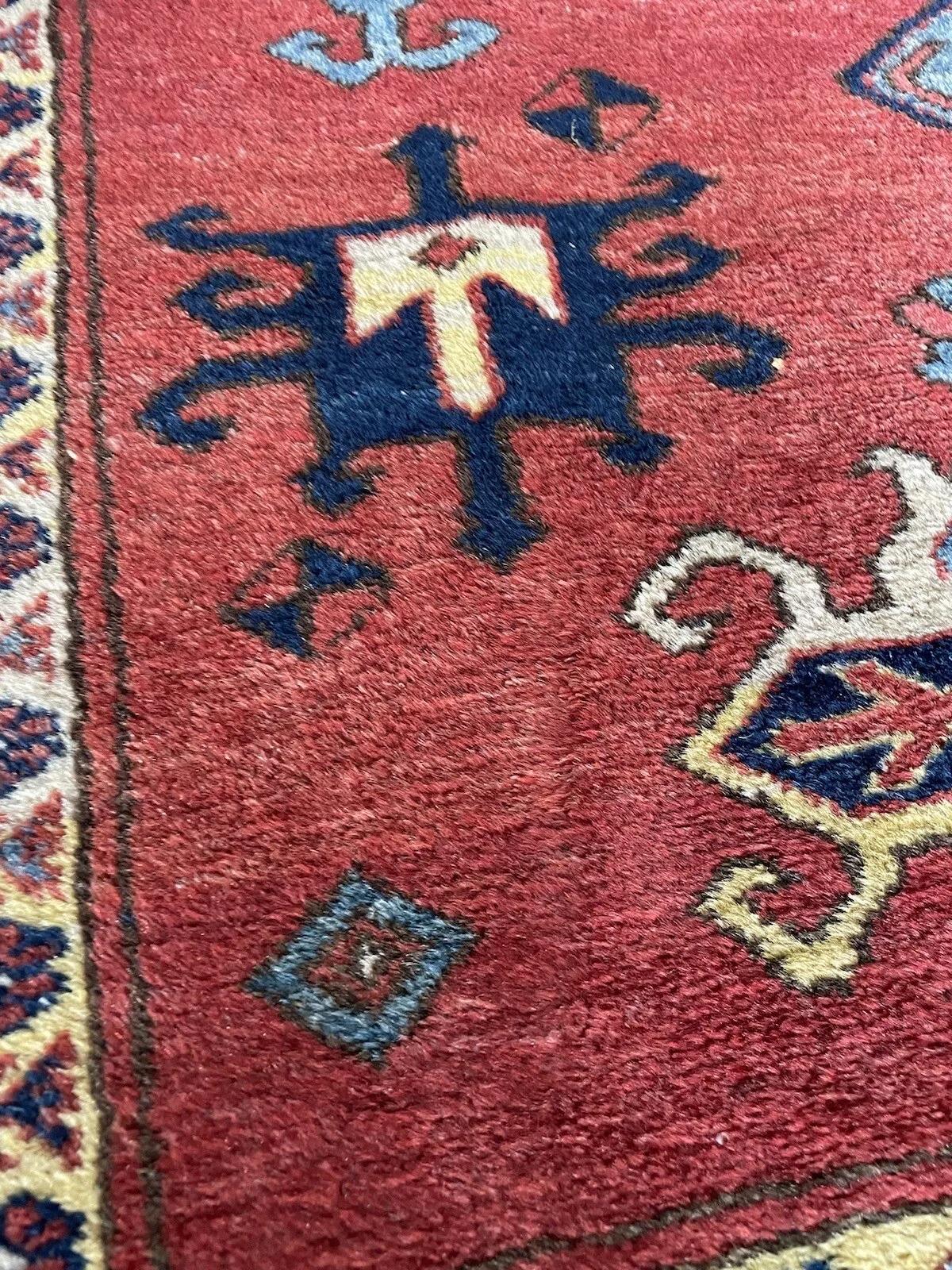 Handgefertigter kaukasischer Kasachischer Vintage-Teppich 5.1' x 5.9', 1970er Jahre - 1N60 (Ende des 20. Jahrhunderts) im Angebot