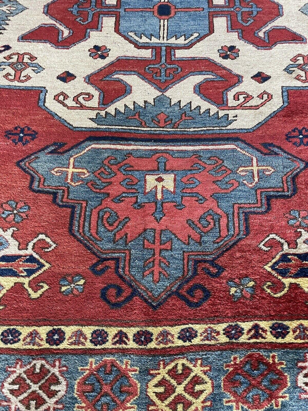 Handgefertigter kaukasischer Kasachischer Vintage-Teppich 5.1' x 5.9', 1970er Jahre - 1N60 (Wolle) im Angebot