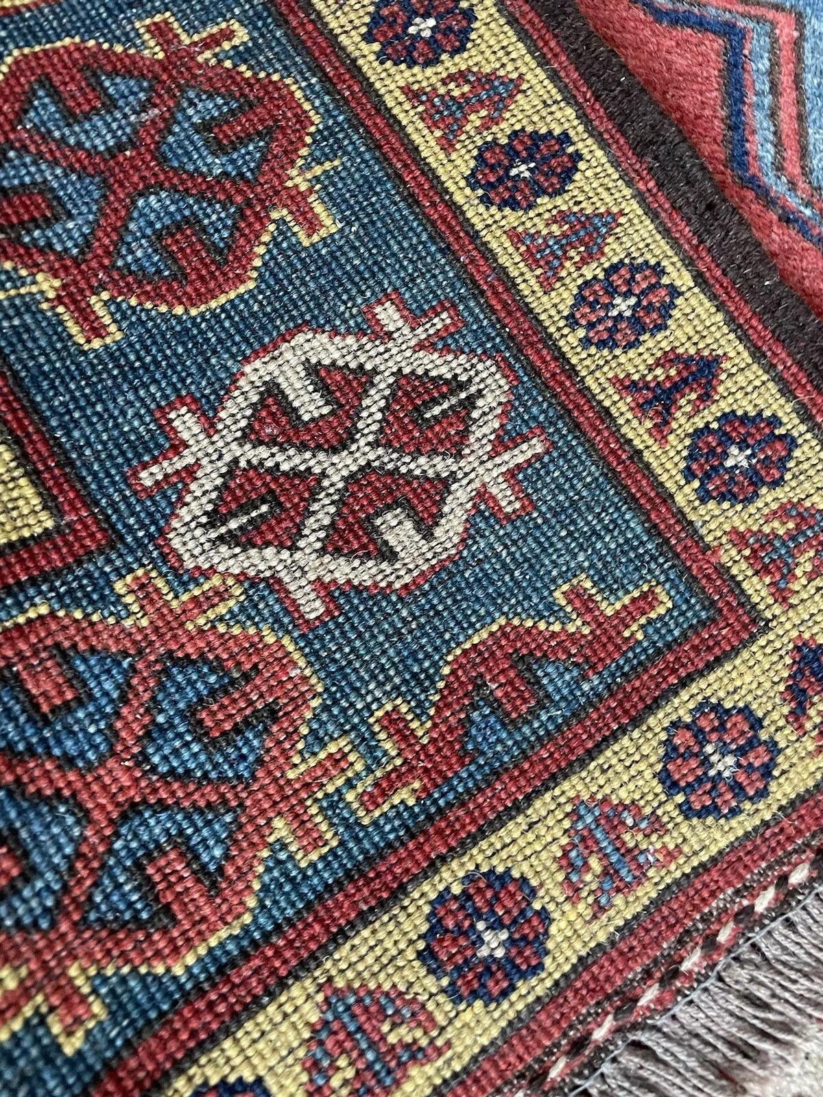 Handgefertigter kaukasischer Kasachischer Vintage-Teppich 5.1' x 5.9', 1970er Jahre - 1N60 im Angebot 1