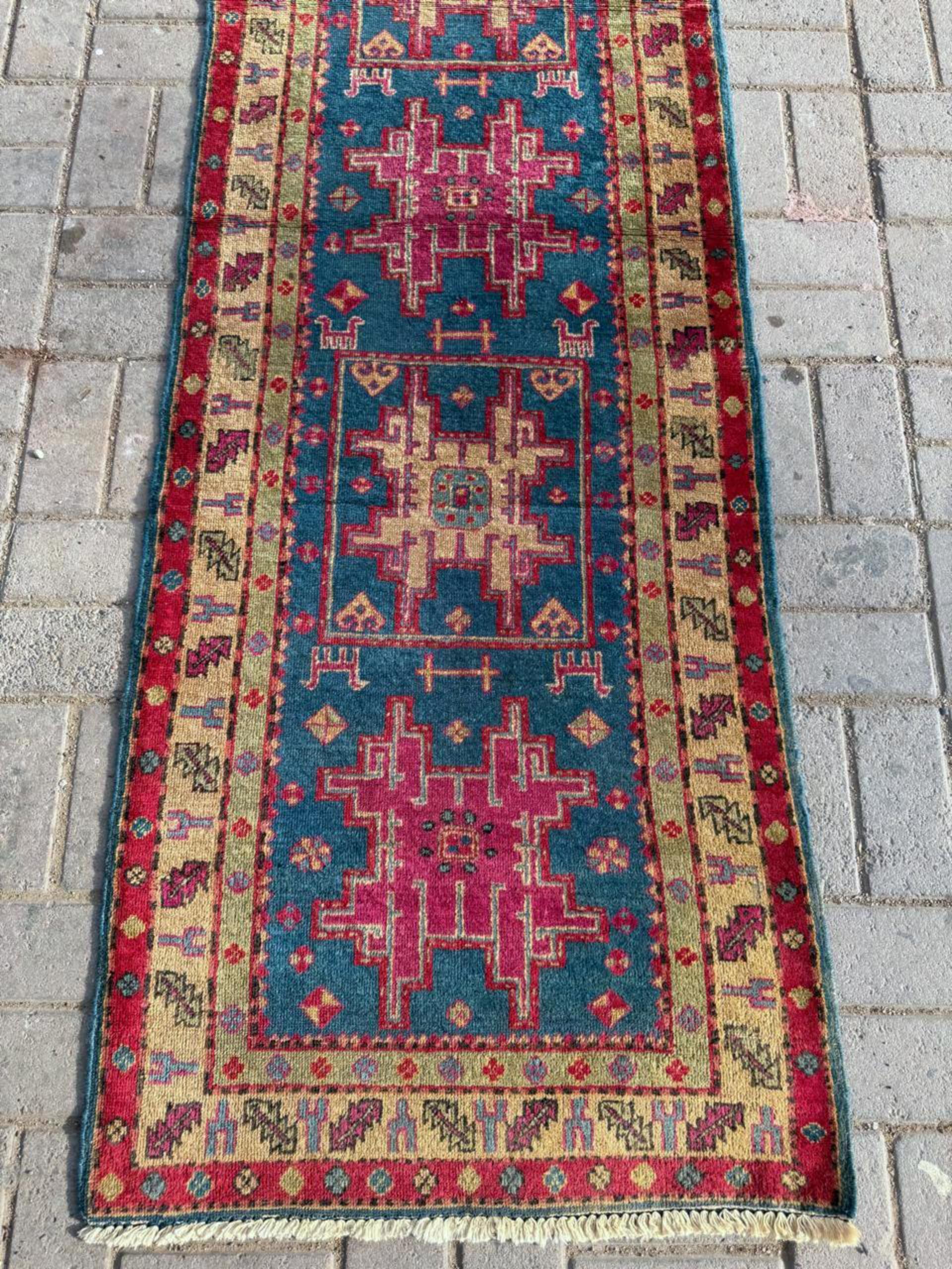 Handgemachte Vintage kaukasischen Kazak Läufer Teppich 2,4 'x 9,9', 1950er Jahre - 2B102 im Zustand „Gut“ im Angebot in Bordeaux, FR