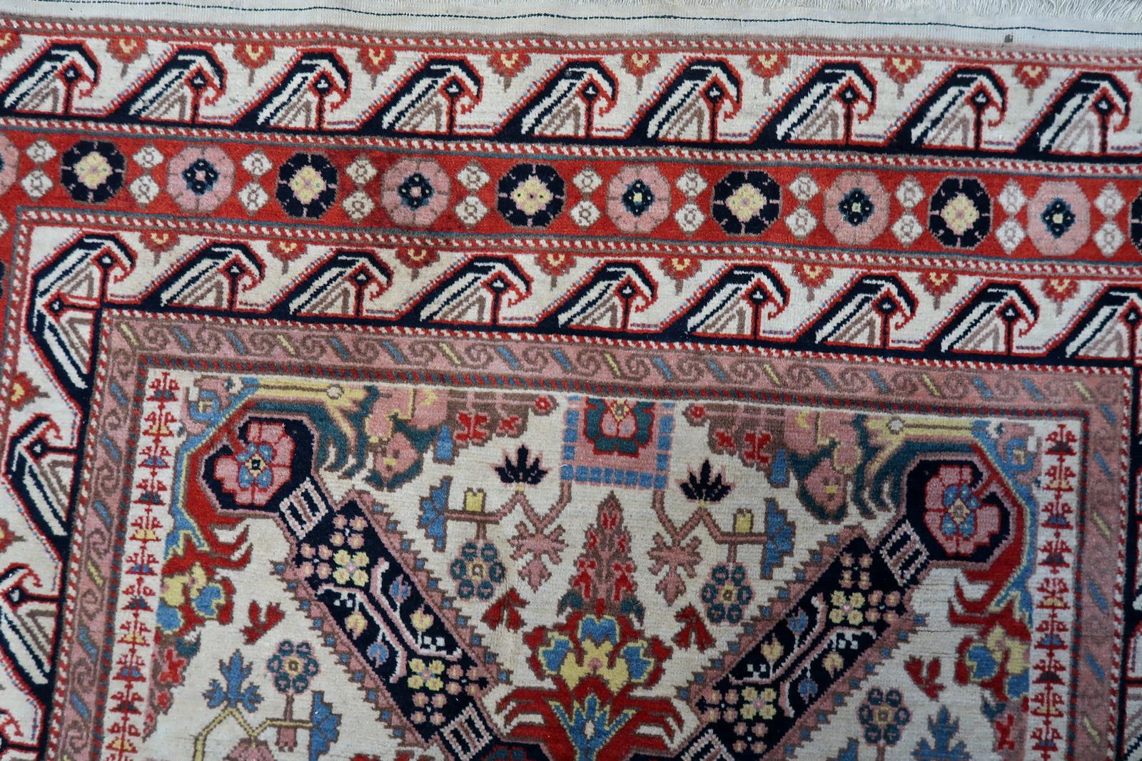 Handgefertigter kaukasischer Zeyhur-Teppich 4.2' x 7,4' (130cm x 228cm) 1950er Jahre -1C1065 im Zustand „Gut“ im Angebot in Bordeaux, FR