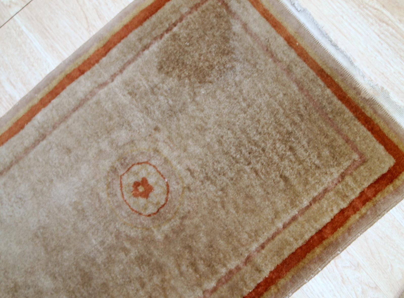 Handgefertigter chinesischer Art-Déco-Teppich:: 1970er Jahre:: 1B857 im Zustand „Gut“ im Angebot in Bordeaux, FR