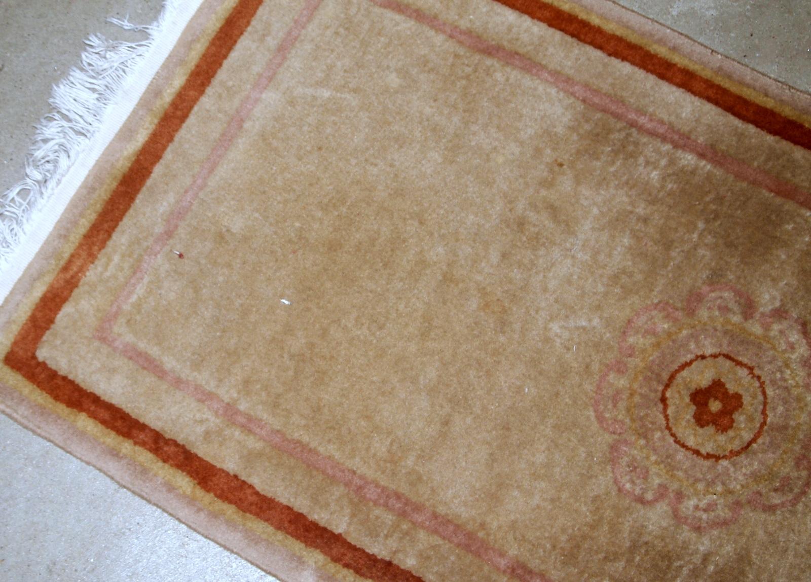 Handgefertigter chinesischer Vintage-Teppich:: 1970er Jahre:: 1B850 im Zustand „Gut“ im Angebot in Bordeaux, FR