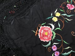 Handmade Vintage Chinese Silk Shawl 5.7' x 5.7', 1950s - 1W04