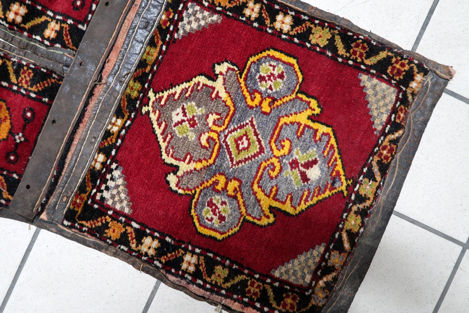 Annodato a mano Tappeto da collezione vintage fatto a mano con borsa da sella turca Yastik, anni '30 - 1C1190 in vendita
