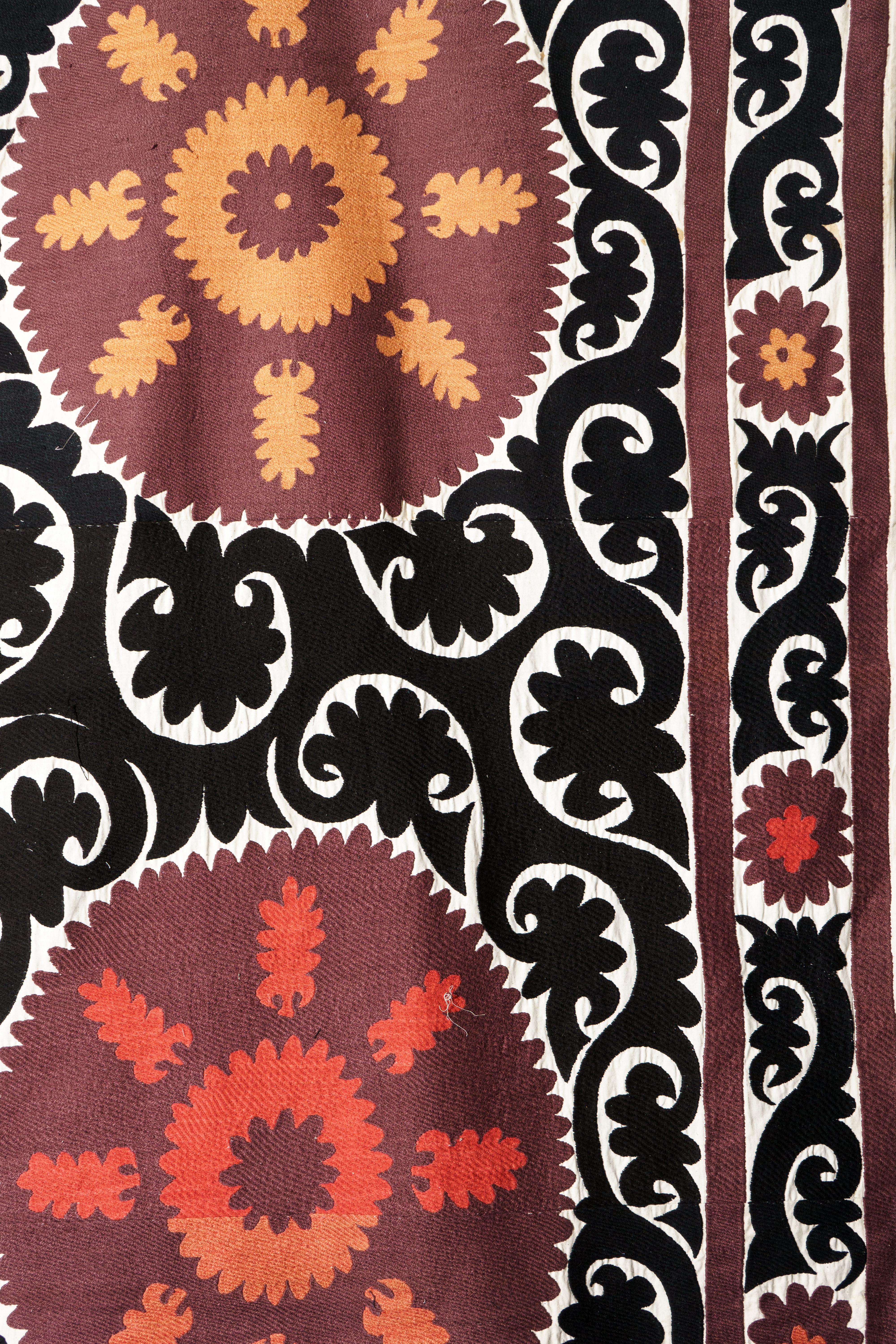 XIXe siècle Suzani en coton vintage, rouille, orange et jaune, fait à la main en vente