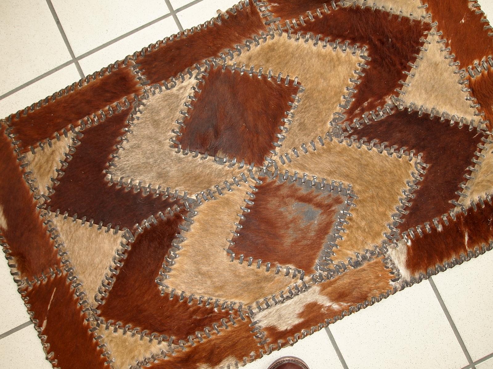 Handmade Vintage European Leather Rug, 1960s, 1C646 In Fair Condition For Sale In Bordeaux, FR