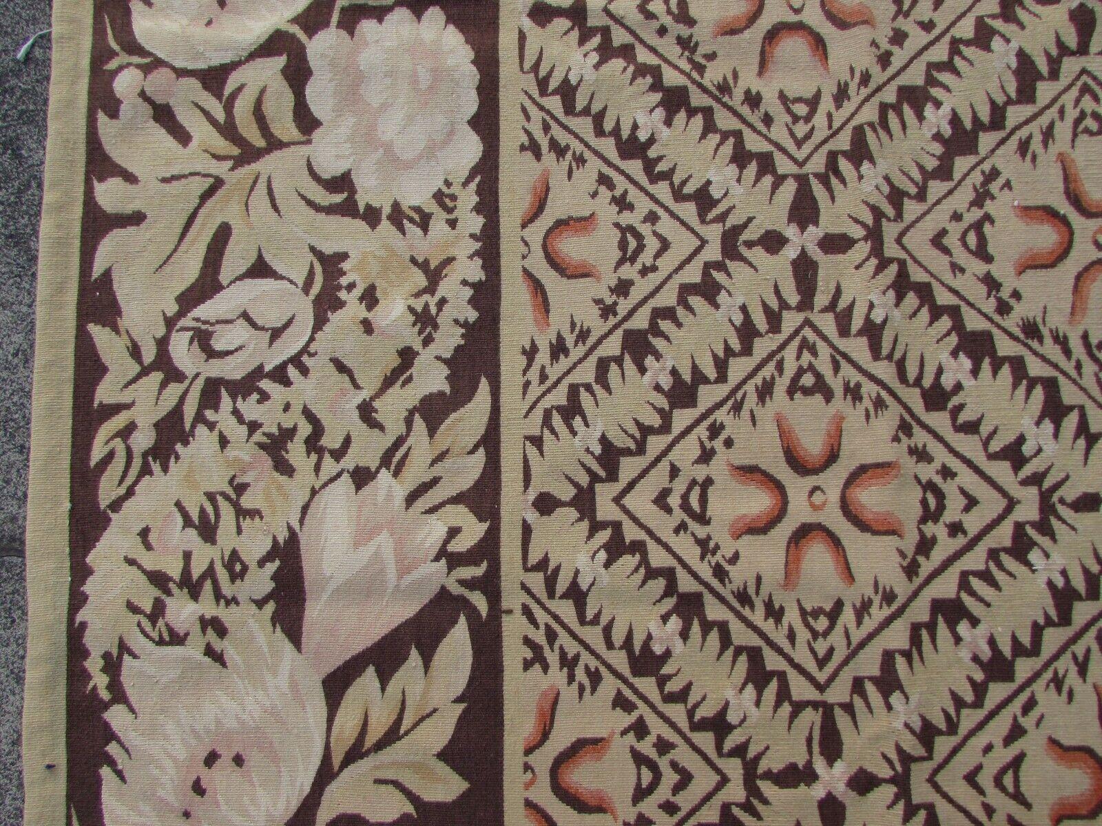 Handgefertigter französischer Aubusson Flachgewebe-Teppich im Vintage-Stil 7.9' x 9,8', 1970er Jahre, 1Q41 im Angebot 3