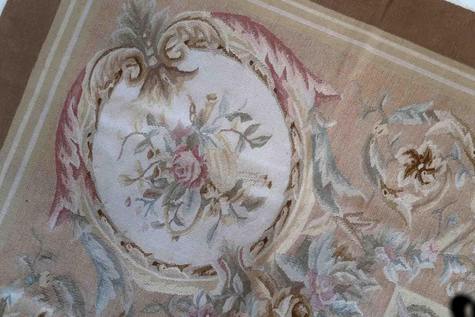 Tapis d'Aubusson français vintage fait à la main, années 1970, 1C838 en vente 4