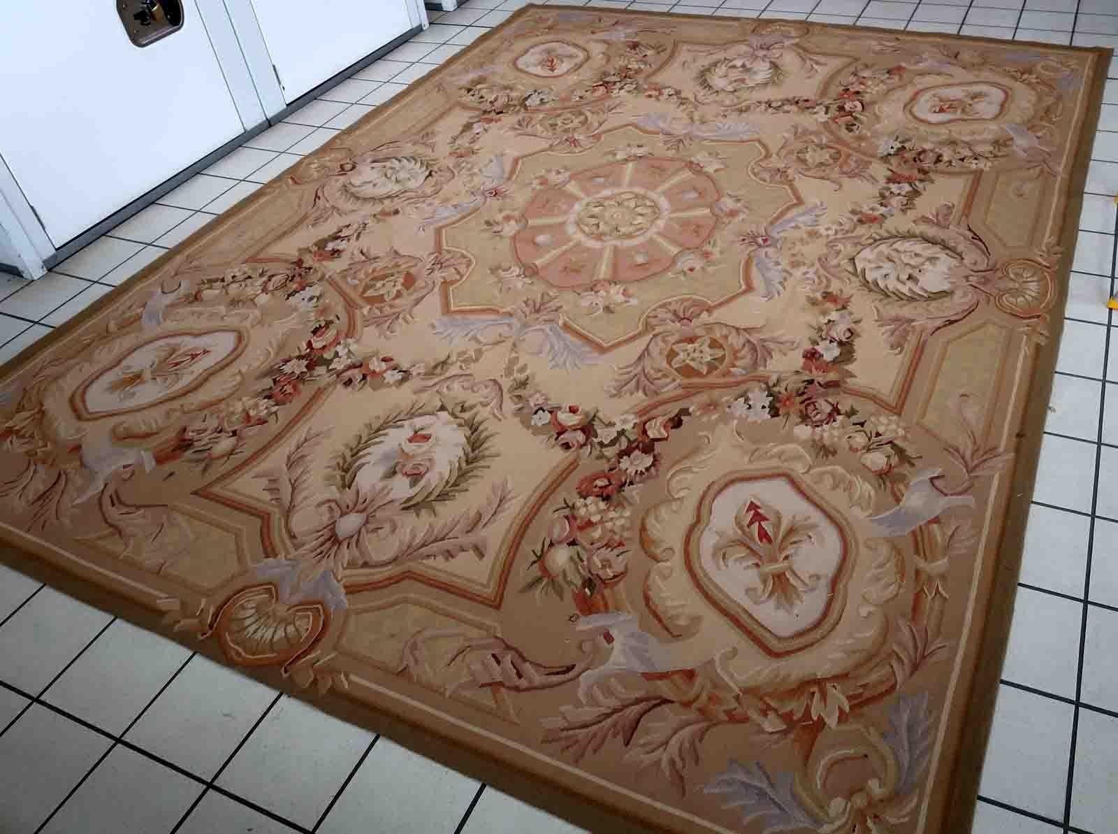 Tappeto Aubusson francese vintage fatto a mano, anni '70, 1C855 In condizioni buone in vendita a Bordeaux, FR