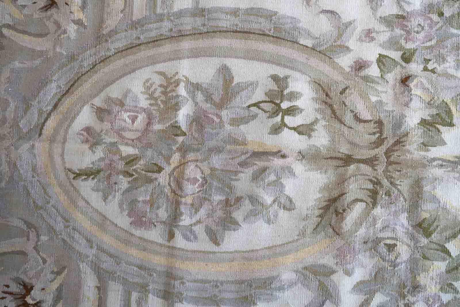 Tapis d'Aubusson français vintage fait à la main, années 1970, 1C884 en vente 3