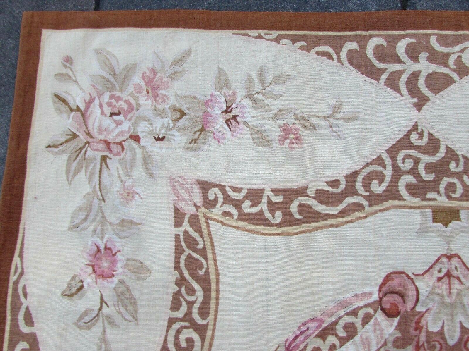 Handmade Vintage French Aubusson Rug, 1970s, 1Q0193 In Good Condition In Bordeaux, FR