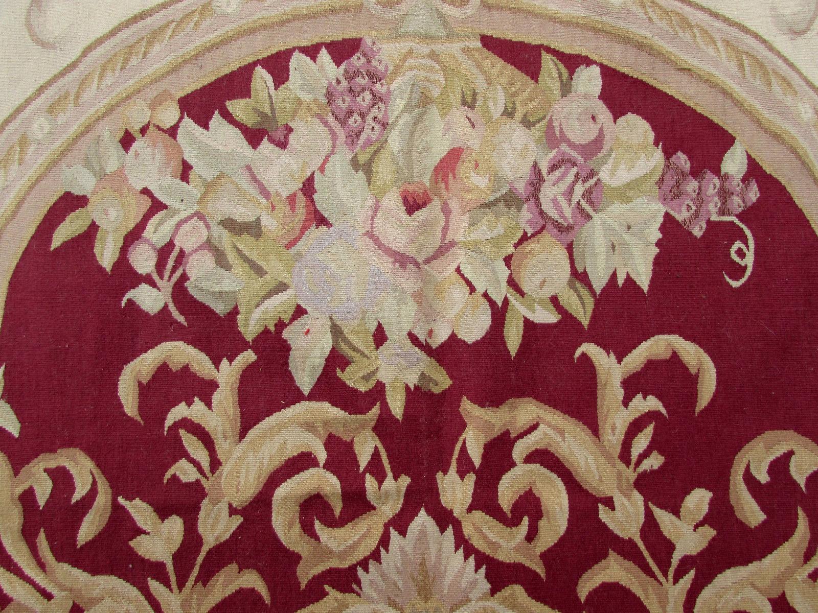 Handmade Vintage French Aubusson Rug, 1970s, 1Q0231 In Good Condition In Bordeaux, FR
