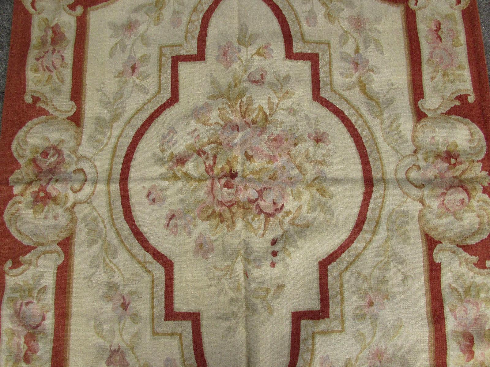 Handmade Vintage French Aubusson Rug, 1970s, 1Q0272 In Good Condition In Bordeaux, FR