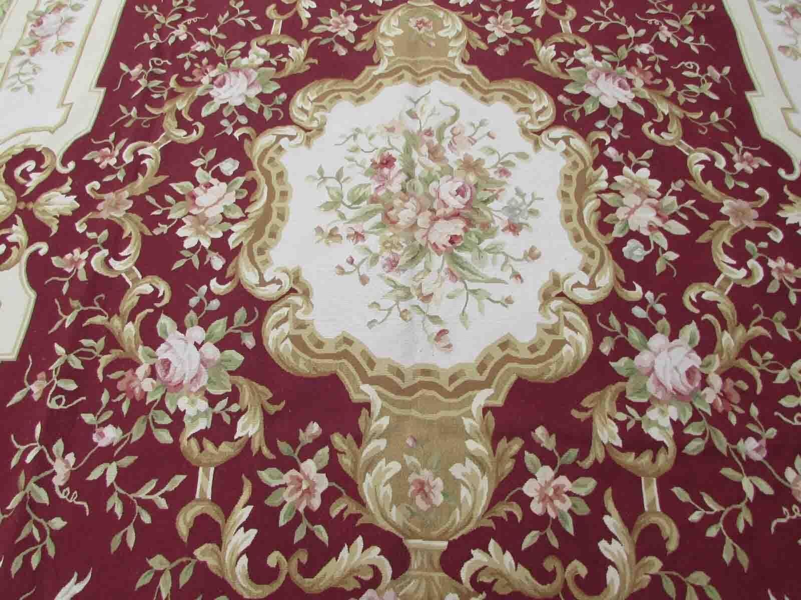 Handmade Vintage French Aubusson Rug, 1970s, 1Q29 For Sale 6