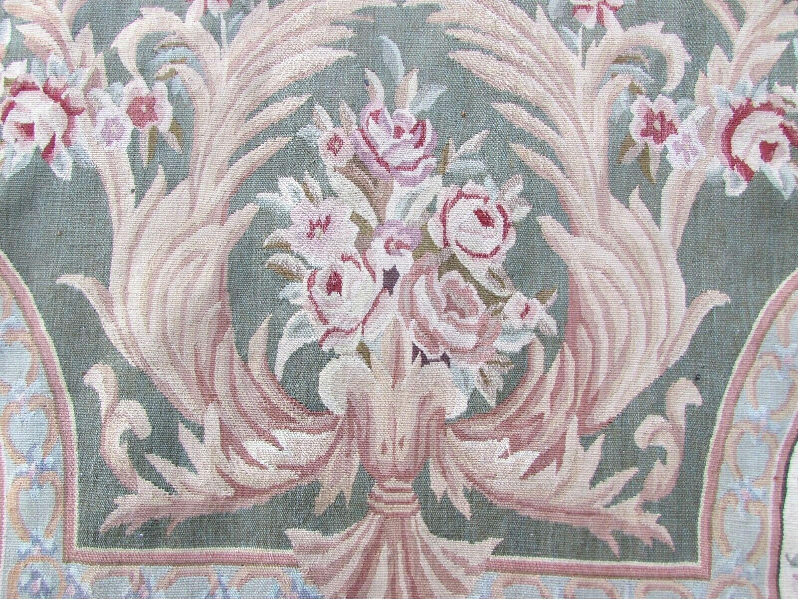 Handmade Vintage French Aubusson Rug, 1980s, 1Q0118 In Good Condition In Bordeaux, FR