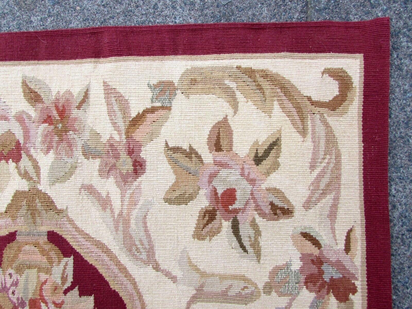 Handmade Vintage French Aubusson Rug, 1980s, 1Q0130 In Good Condition In Bordeaux, FR