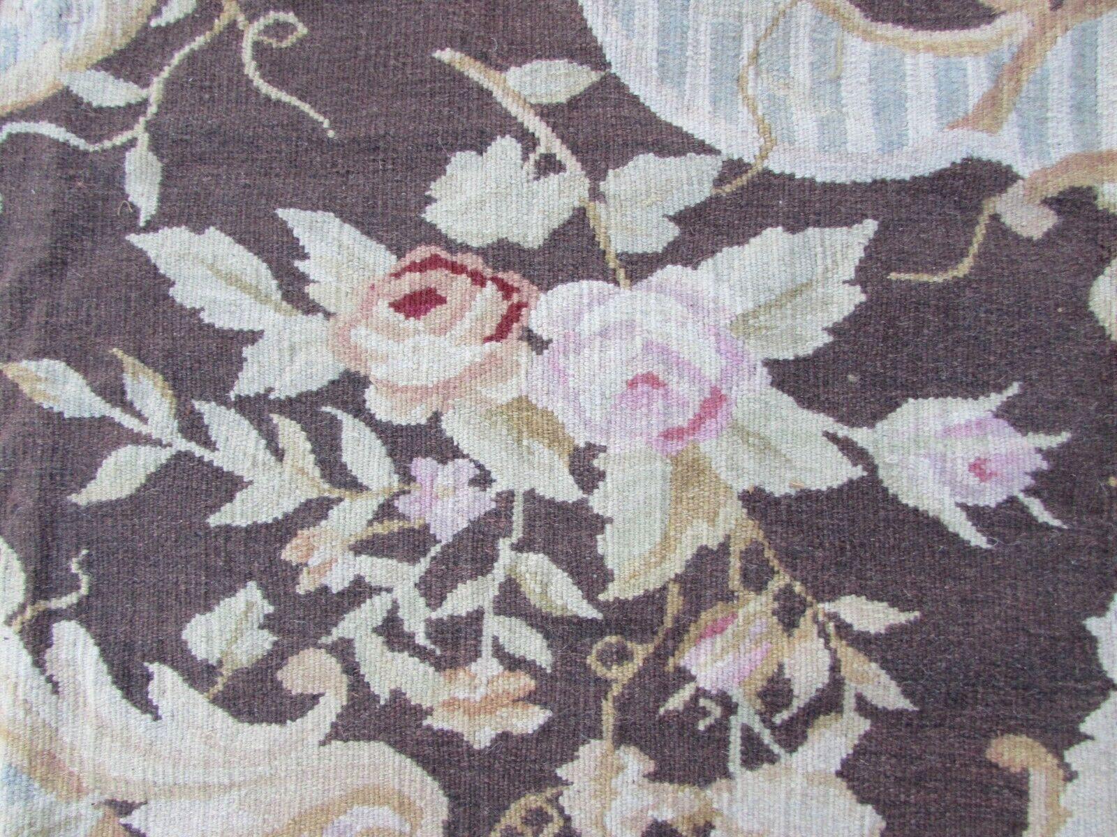 Handmade Vintage French Aubusson Rug, 1980s, 1Q0175 In Good Condition In Bordeaux, FR