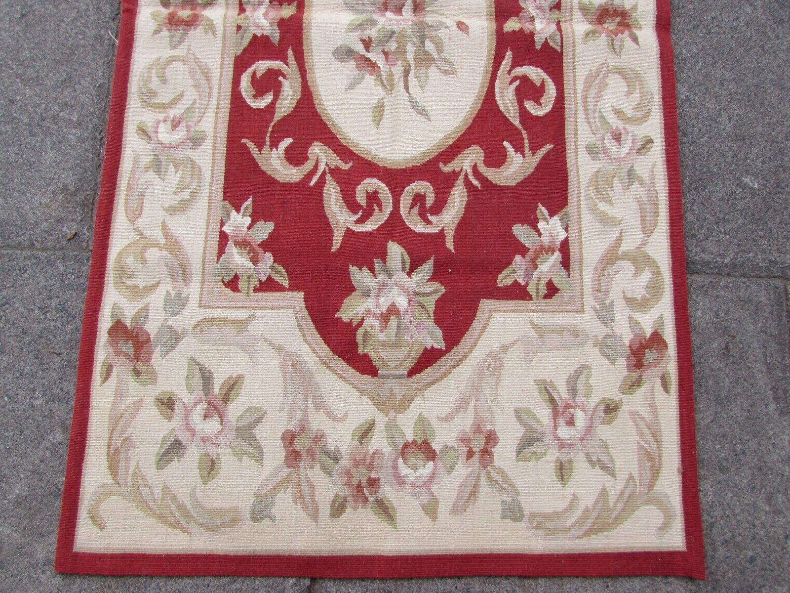 Handmade Vintage French AUbusson Rug 2.4' x 4.7', 1970s - 1Q67 For Sale 4