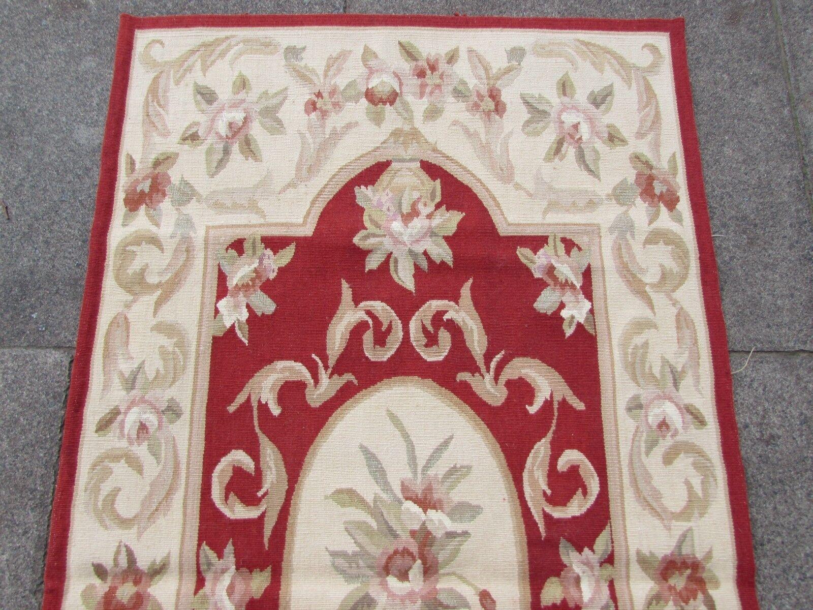 Handmade Vintage French AUbusson Rug 2.4' x 4.7', 1970s - 1Q67 For Sale 5